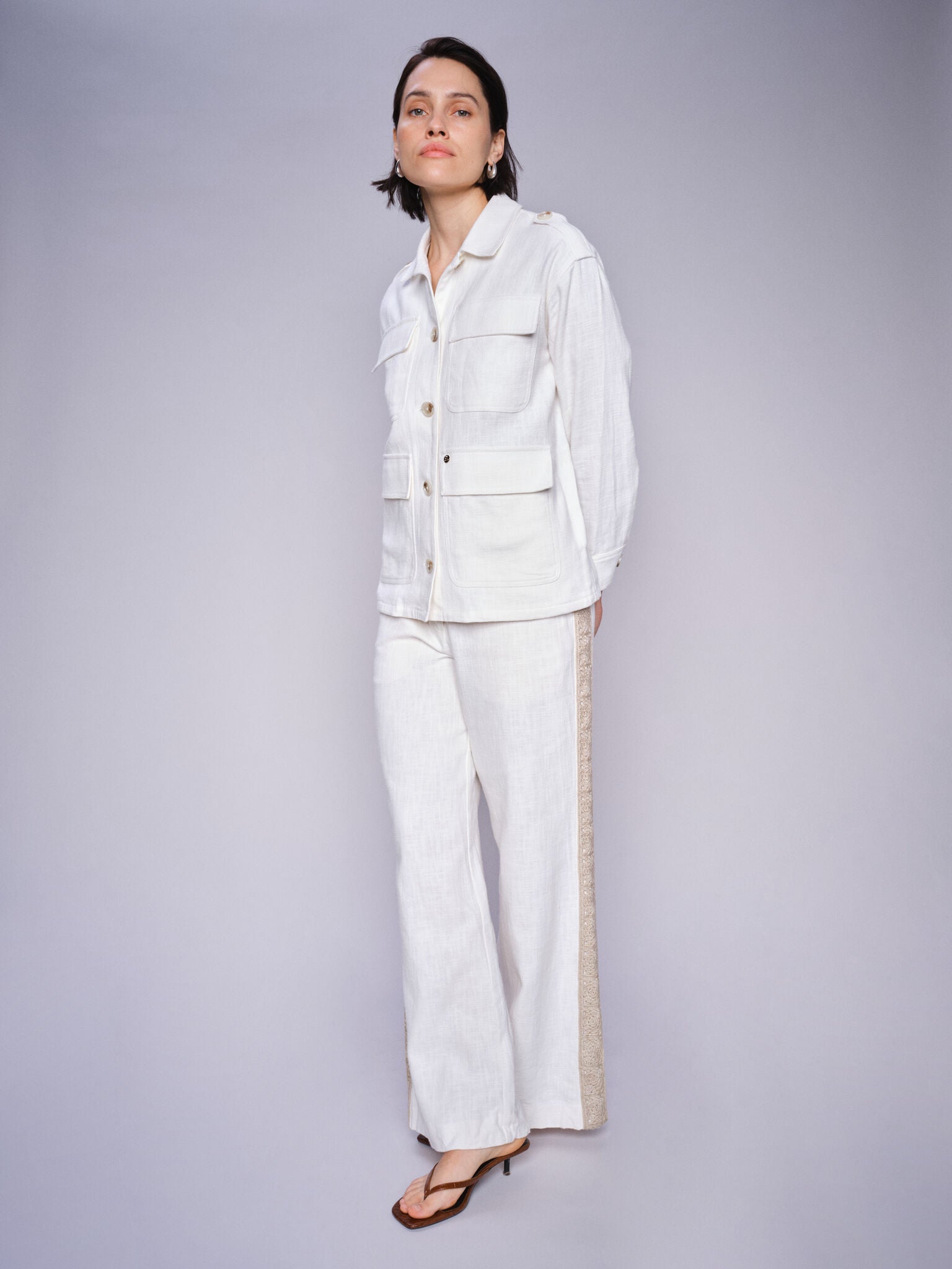 Modelshot / Ecru / Detail